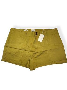 Universal Thread  Green Midi Shorts 22W